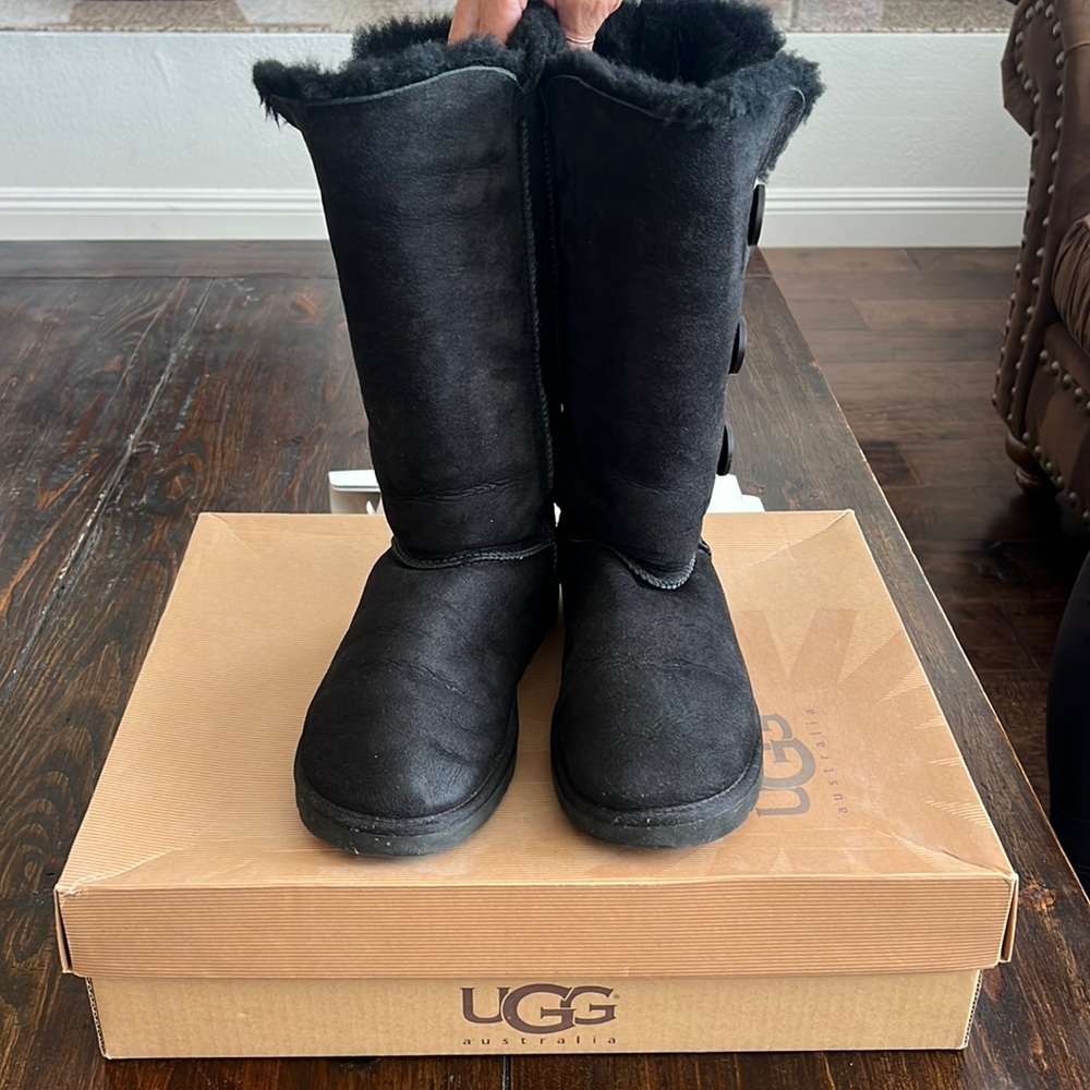 UGG Bailey Button Triplet Black Boot